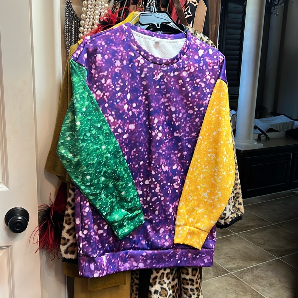 NEW Mardi Gras Sweatshirt Small